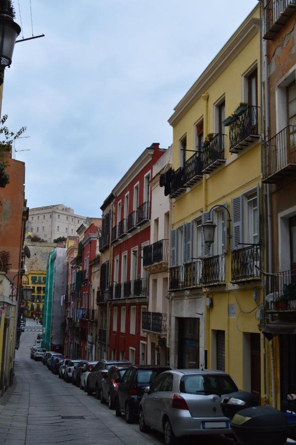 Domu 600 - Suite Mini Appartamento Cagliari Centro Storico Eksteriør bilde